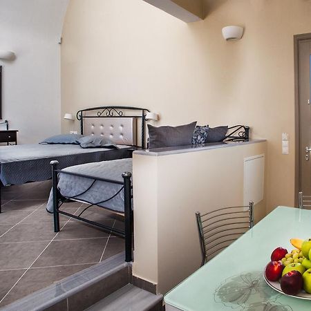 Santa Rinoula Suites Sea Sunset Views Adults Only Megalohóri Kültér fotó