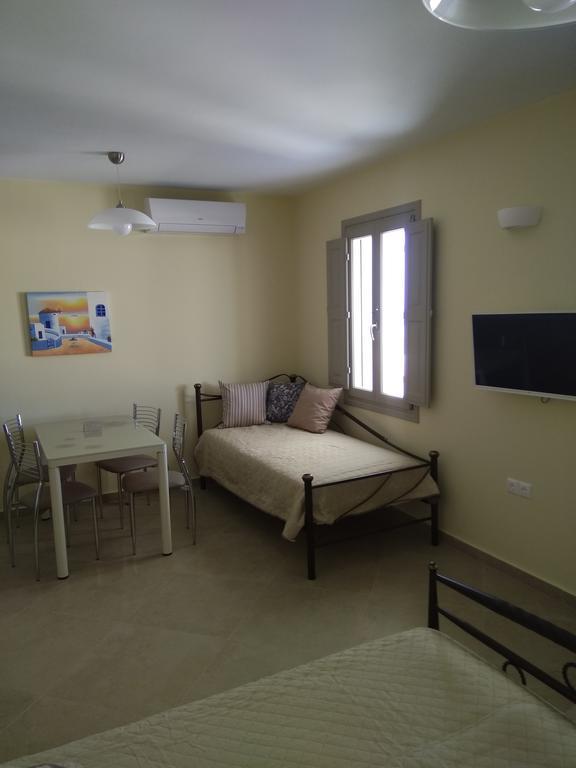 Santa Rinoula Suites Sea Sunset Views Adults Only Megalohóri Szoba fotó