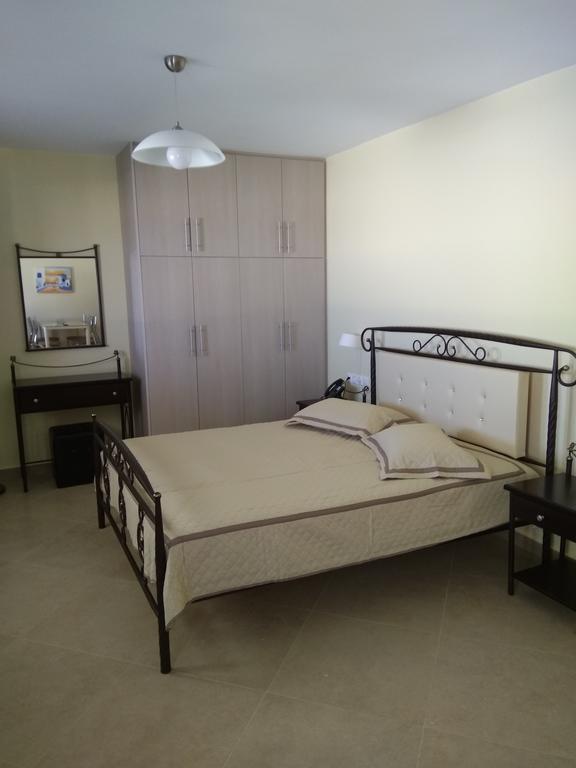 Santa Rinoula Suites Sea Sunset Views Adults Only Megalohóri Szoba fotó